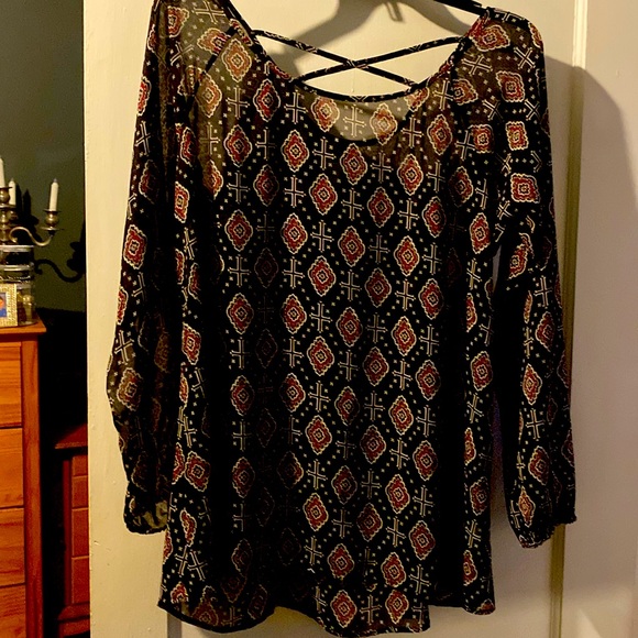 Women's Black and Red Patterned Top - Picture 1 of 3